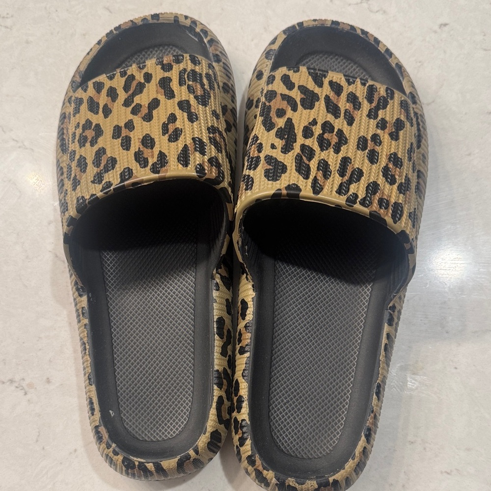 SHEIN Leopard Print Sandals